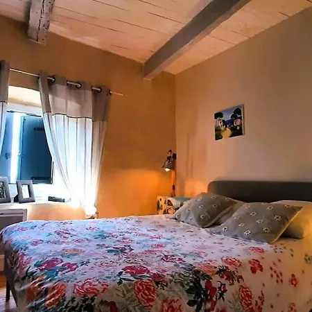 Le Petit Paradis Aux Volets Bleus Holiday home