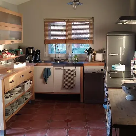 Le Petit Paradis Aux Volets Bleus Grazac (Auvergne)