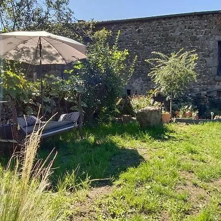 Le Petit Paradis Aux Volets Bleus *