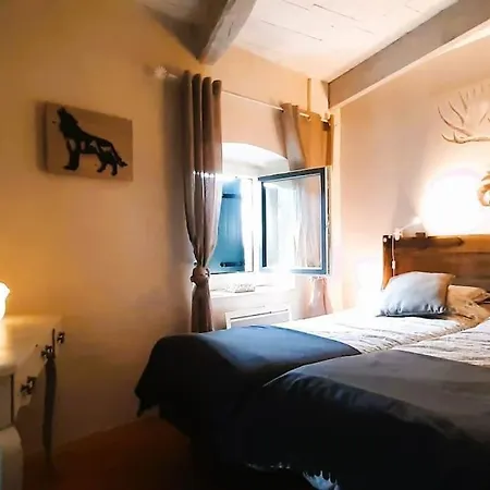 Holiday home Le Petit Paradis Aux Volets Bleus Grazac (Auvergne)